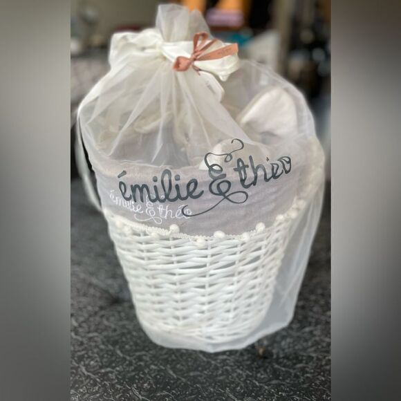 NEW Émilie & Théo Round Wicker Elephant Baskets NIB Includes 2! - Picture 10 of 10